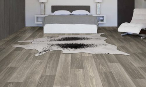 Een tegelvloer houtlook is niet van een echte houten vloer te onderscheiden 
